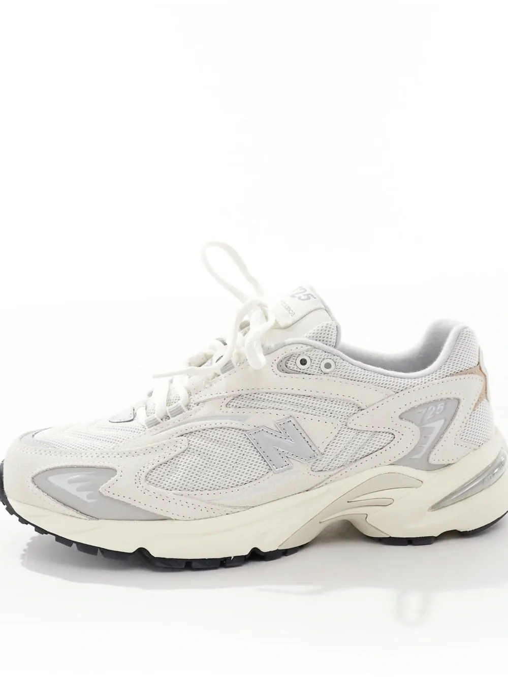 New Balance 725 sneakers in white with cream - 8